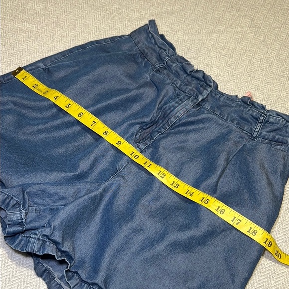 RW&CO High-Waisted 100% Lyocell Blue Shorts with Paper-Bag Waist. Size 6 - Picture 6 of 10